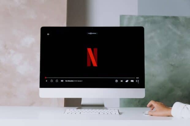 This represents watching Netflix on Discord.
